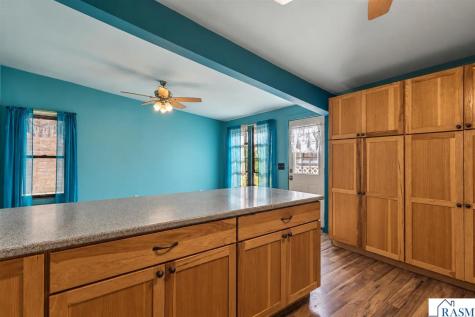 123 N Minnesota Street New Ulm MN 56073-999