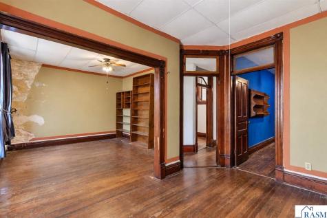 123 N Minnesota Street New Ulm MN 56073-999