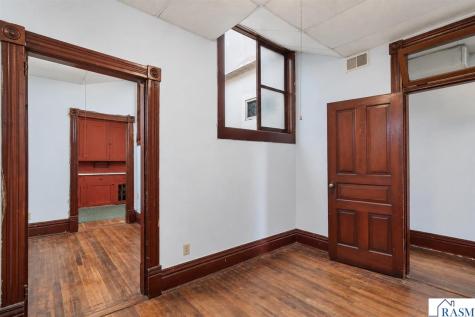123 N Minnesota Street New Ulm MN 56073-999