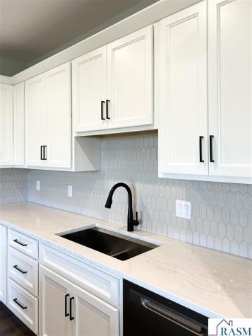 1046 Saba Boulevard Mankato MN 56001
