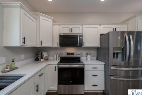 148 Hidden Oaks Circle Mankato MN 56001
