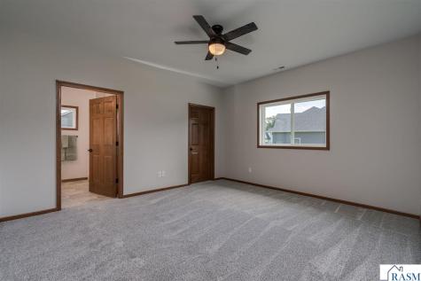 148 Hidden Oaks Circle Mankato MN 56001