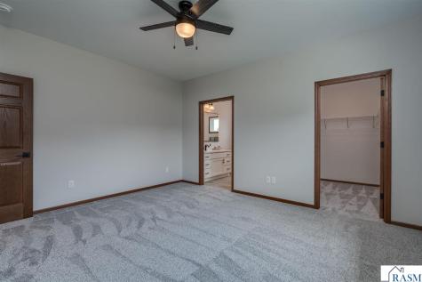 148 Hidden Oaks Circle Mankato MN 56001