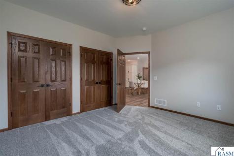 148 Hidden Oaks Circle Mankato MN 56001