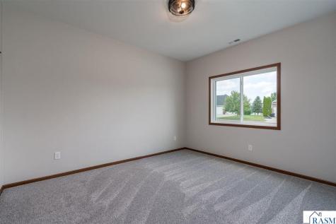 148 Hidden Oaks Circle Mankato MN 56001