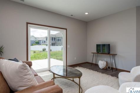 148 Hidden Oaks Circle Mankato MN 56001