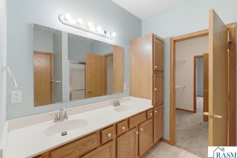 609 Dublin Court Mankato MN 56001