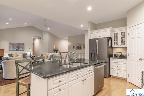 2142 Arlington Lane North Mankato MN 56003
