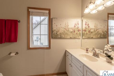 2142 Arlington Lane North Mankato MN 56003