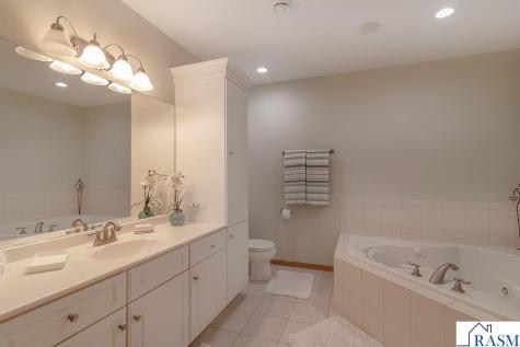 2142 Arlington Lane North Mankato MN 56003