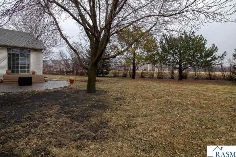 2142 Arlington Lane North Mankato MN 56003