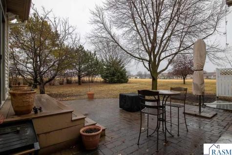 2142 Arlington Lane North Mankato MN 56003