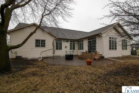 2142 Arlington Lane North Mankato MN 56003