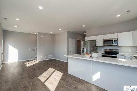 3203 Noble Drive Mankato MN 56001