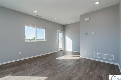 3203 Noble Drive Mankato MN 56001