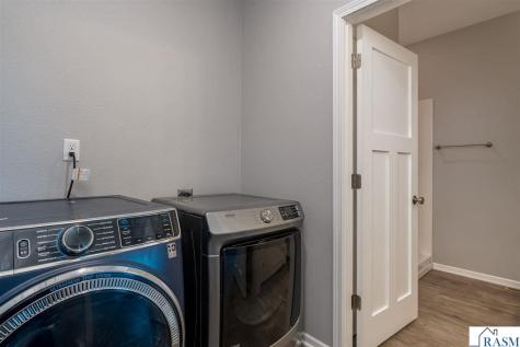 3203 Noble Drive Mankato MN 56001