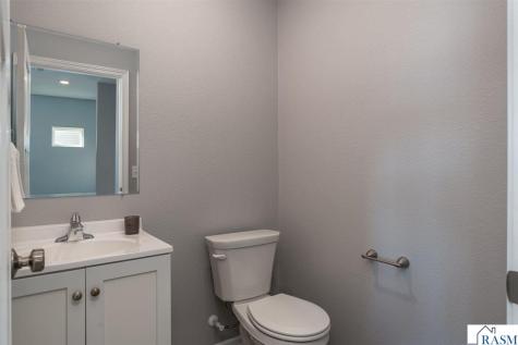 3203 Noble Drive Mankato MN 56001