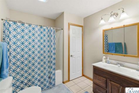 120 Palmer Path Mankato MN 56001