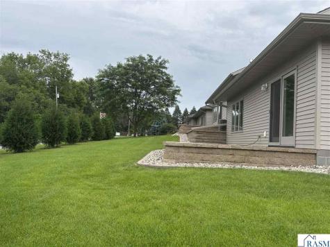 215 Parkway Place Mankato MN 56001