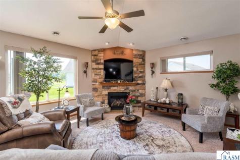 15 Sarah Circle North Mankato MN 56003
