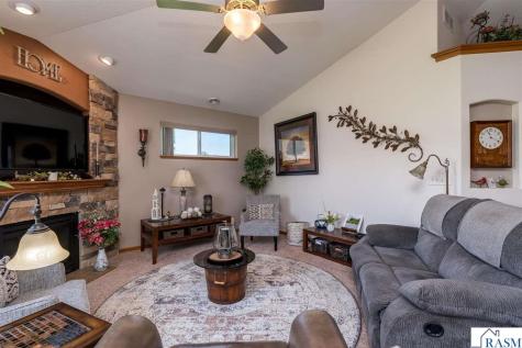 15 Sarah Circle North Mankato MN 56003