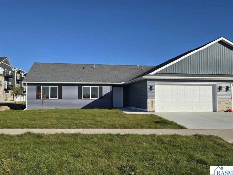 2015 Clark Street St. Peter MN 56082