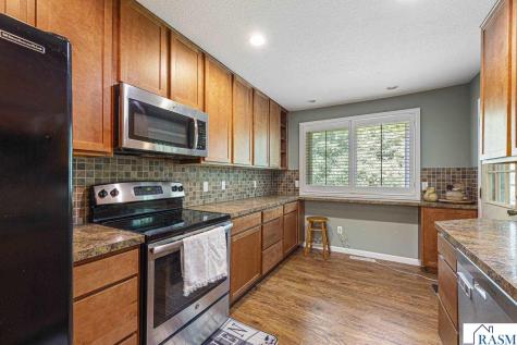 18450 Creeks Bend Drive Minnetonka MN 55345