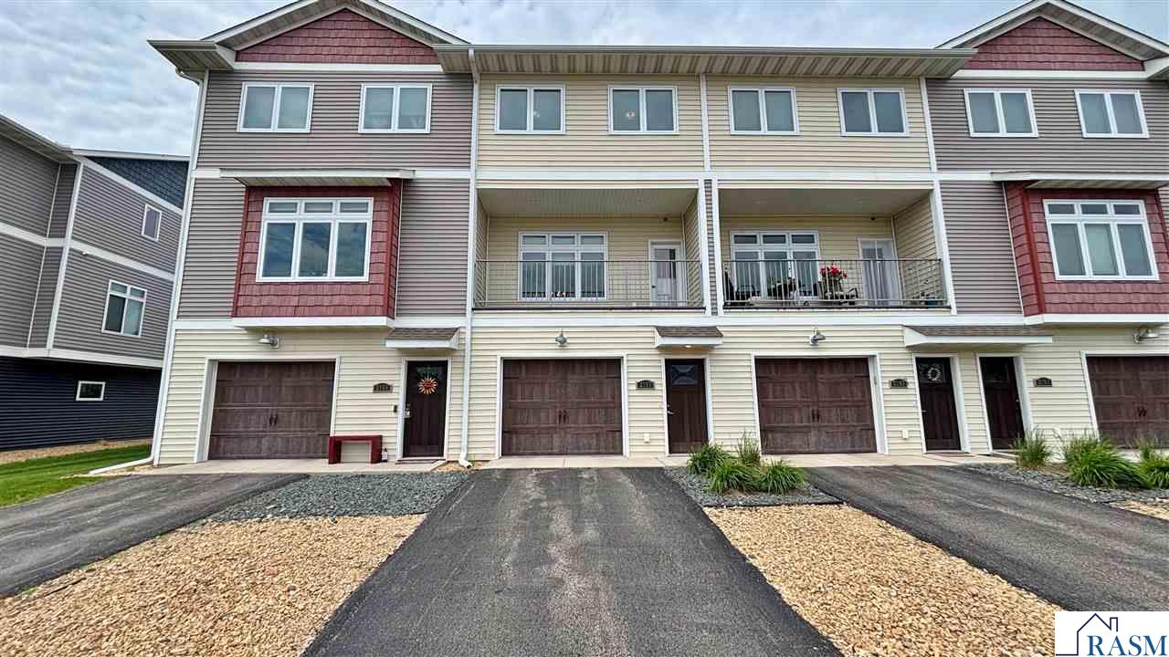 2157 Rolling Green Lane North Mankato MN 56003