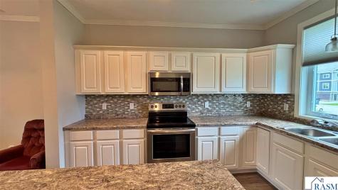 2157 Rolling Green Lane North Mankato MN 56003