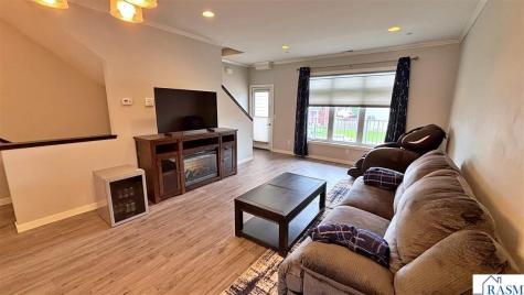 2157 Rolling Green Lane North Mankato MN 56003