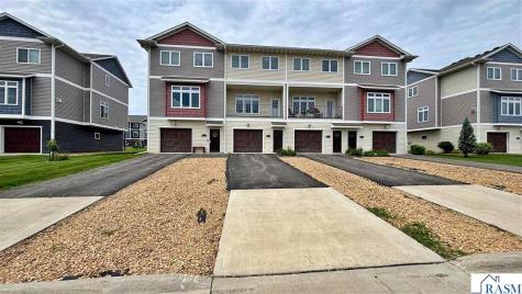 2157 Rolling Green Lane North Mankato MN 56003