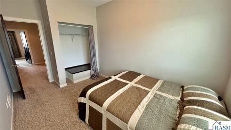 2157 Rolling Green Lane North Mankato MN 56003