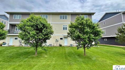 2157 Rolling Green Lane North Mankato MN 56003