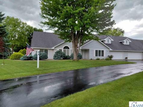 1507 Graystone Lane North Mankato MN 56003