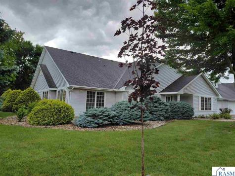 1507 Graystone Lane North Mankato MN 56003
