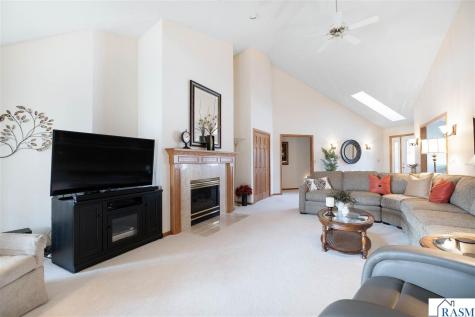 109 Teton Court Mankato MN 56001