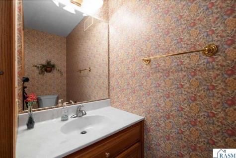 109 Teton Court Mankato MN 56001