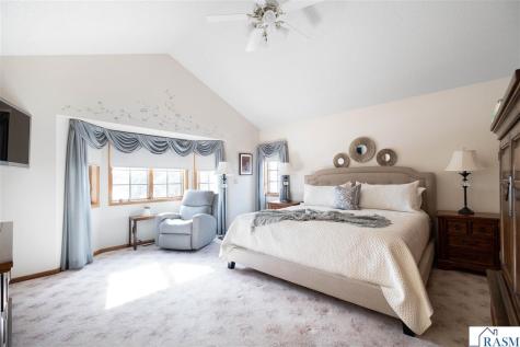 109 Teton Court Mankato MN 56001