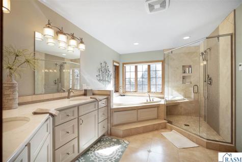 109 Teton Court Mankato MN 56001