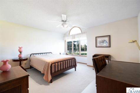 109 Teton Court Mankato MN 56001