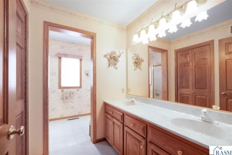 109 Teton Court Mankato MN 56001