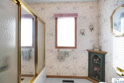 109 Teton Court Mankato MN 56001