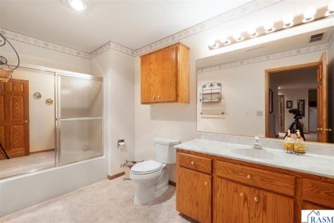109 Teton Court Mankato MN 56001