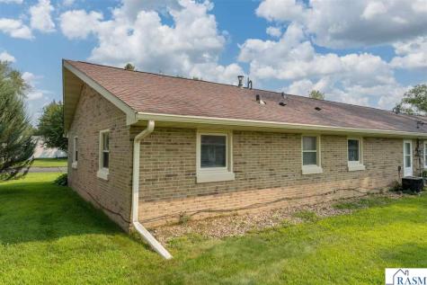 109 Jay Street Le Sueur MN 56058