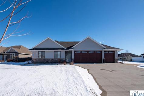 117 Dancing Waters Circle Mankato MN 56001