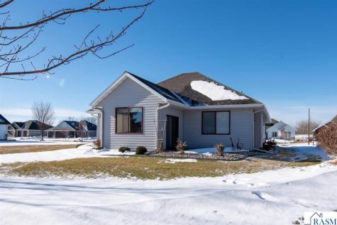 117 Dancing Waters Circle Mankato MN 56001