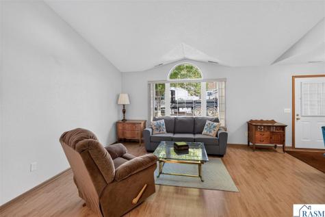 128 Gull Path Mankato MN 56001