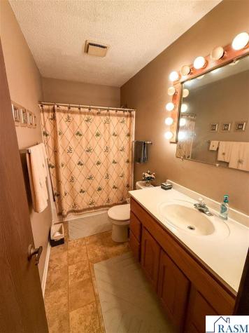 1306 S German Street New Ulm MN 56073