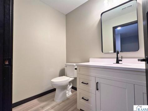 3204 Scotch Lane Mankato MN 56001