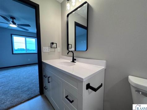 3204 Scotch Lane Mankato MN 56001
